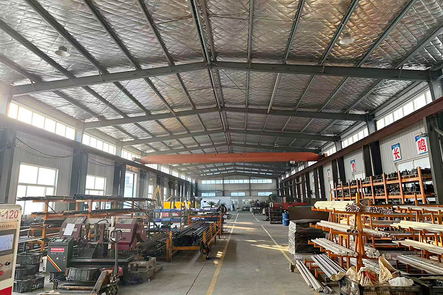 UNIWIN\'s professional production workshop